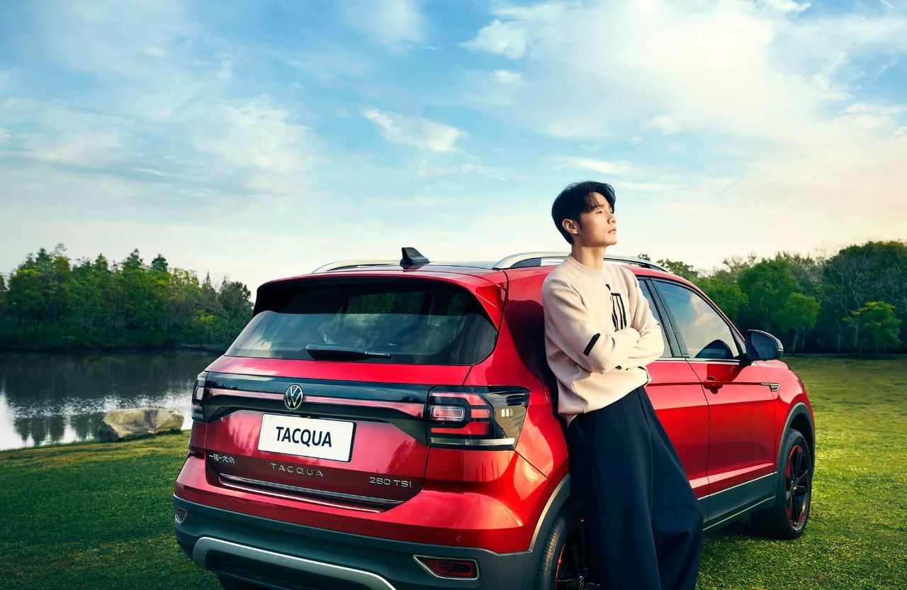 买轿车还是小型suv聪明人都选对了,为什么轿车贵suv便宜