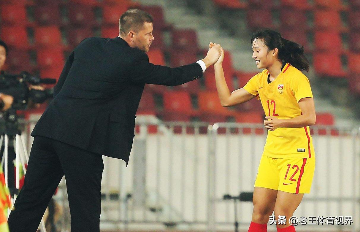 铿锵玫瑰中国女足14年磨一剑,中国女足铿锵玫瑰冲击历史首冠