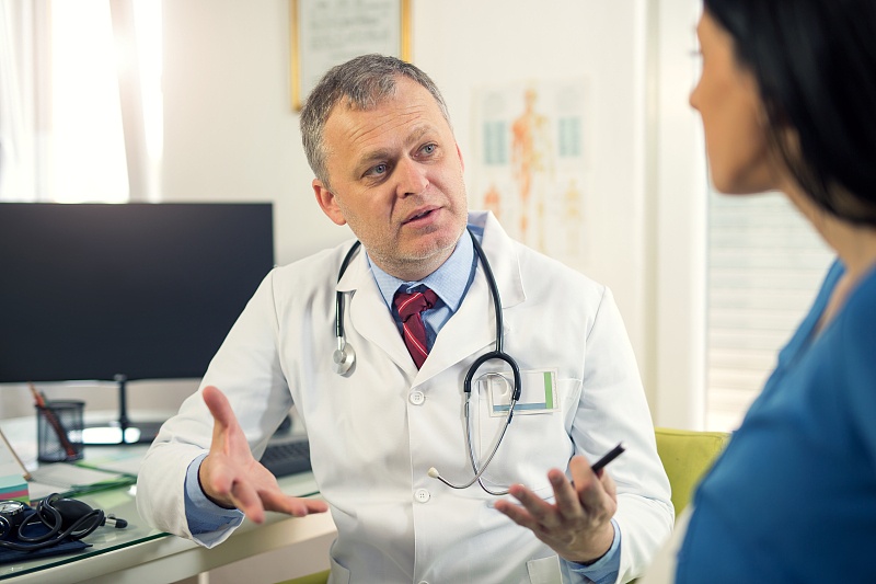 女性下部发臭有异味怎么办,女性底下有异味怎么回事