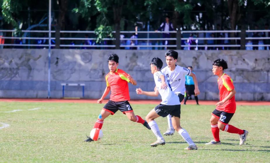 点赞儋州,被评为足球特色校湛江