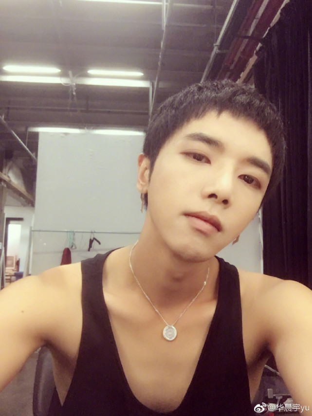 华晨宇植发的医院是哪里,华晨宇植发图片是真的吗