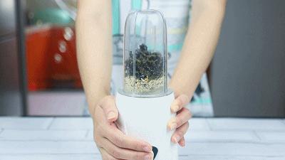 辅食加了土豆泥给宝宝吃几勺,辅食里加点它拌一拌