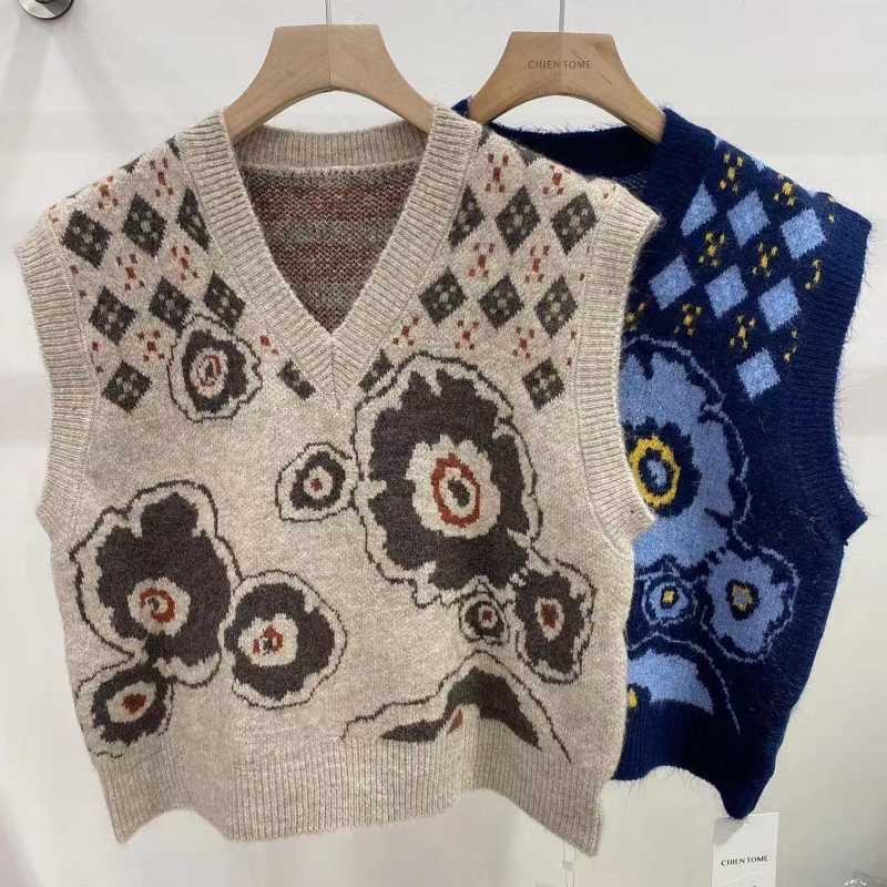 马甲怎么穿搭才好看,马甲怎么穿才好看