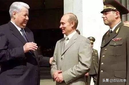 普京单手摆动动作,普京重大军事动作