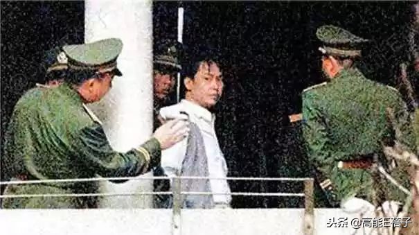 李嘉诚祭拜亡妻,李嘉诚拜祭亡妻