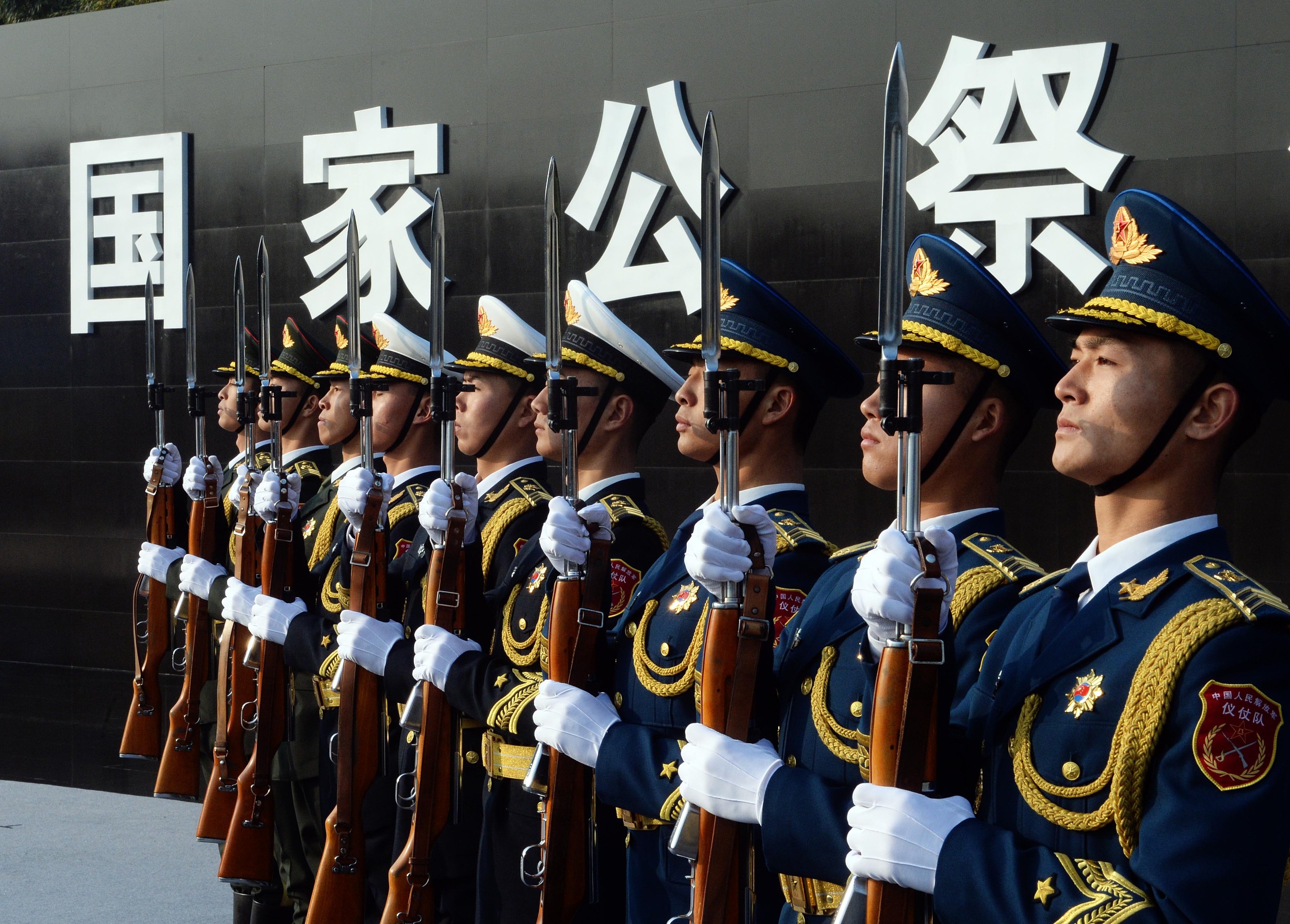 球迷现场开骂男篮是真的吗,球迷怒骂裁判遭驱逐大喊黑哨