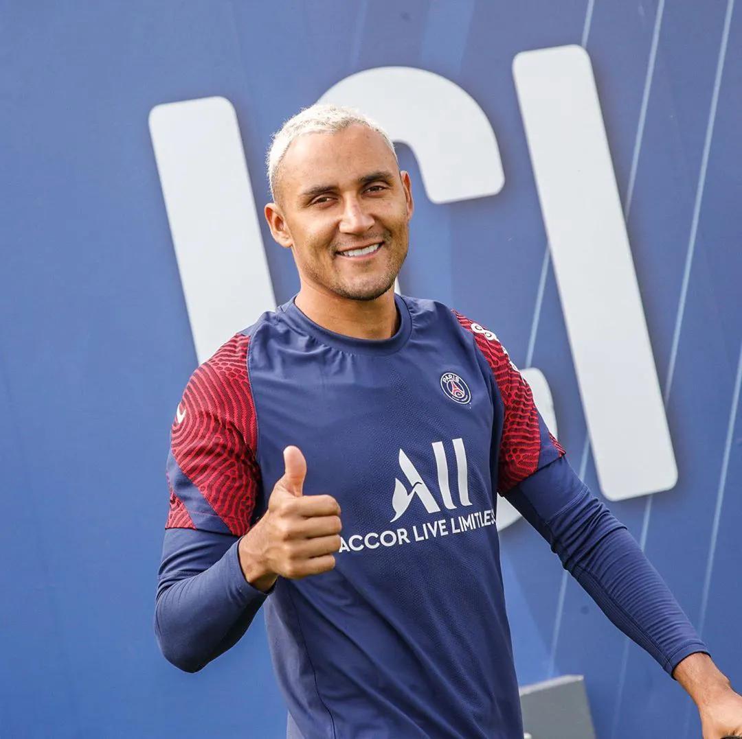 历史百大球星排名1-100,纳瓦斯门将个人资料