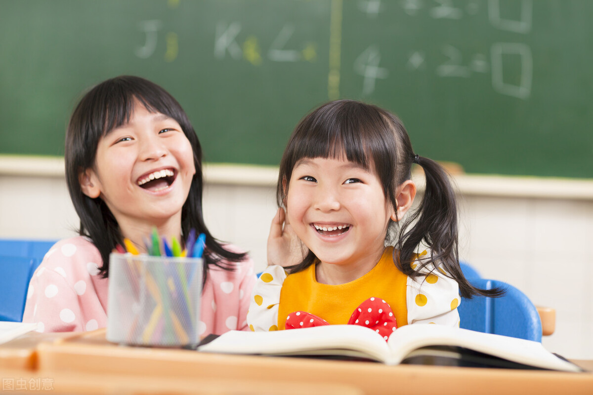 孩子光想玩不爱学习怎么办,女儿叛逆期整天玩手机不爱学习