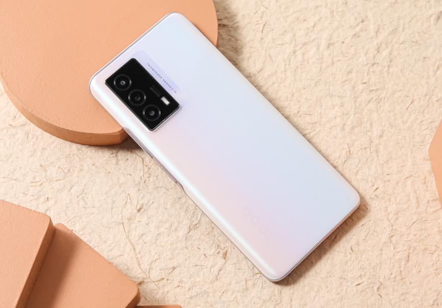 千元宝藏机：5000mAh大电池续航、90帧畅玩王者