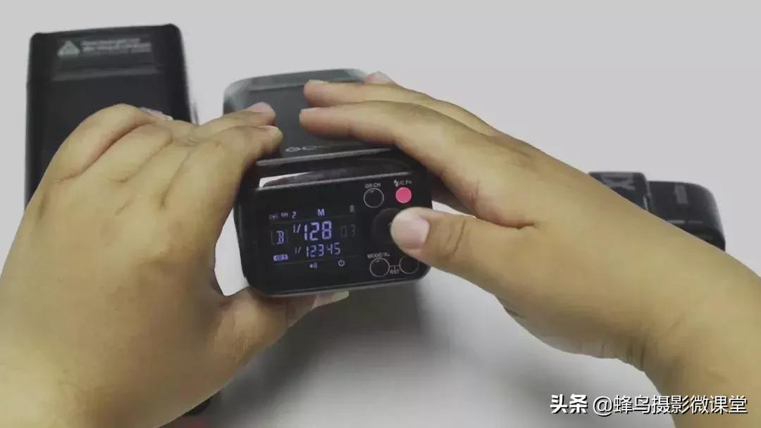 神牛ad200pro测评,ad200pro和神牛v1哪个好