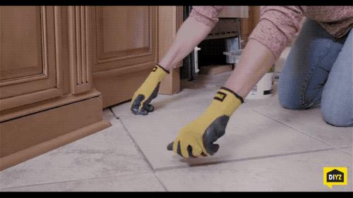 家里瓷砖破了找什么人修理,卫生间墙面瓷砖破了怎么补救