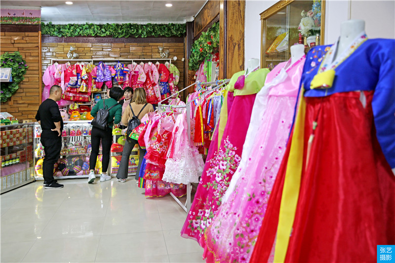 朝鲜涉外商店中的纪念品,朝鲜平壤涉外商店