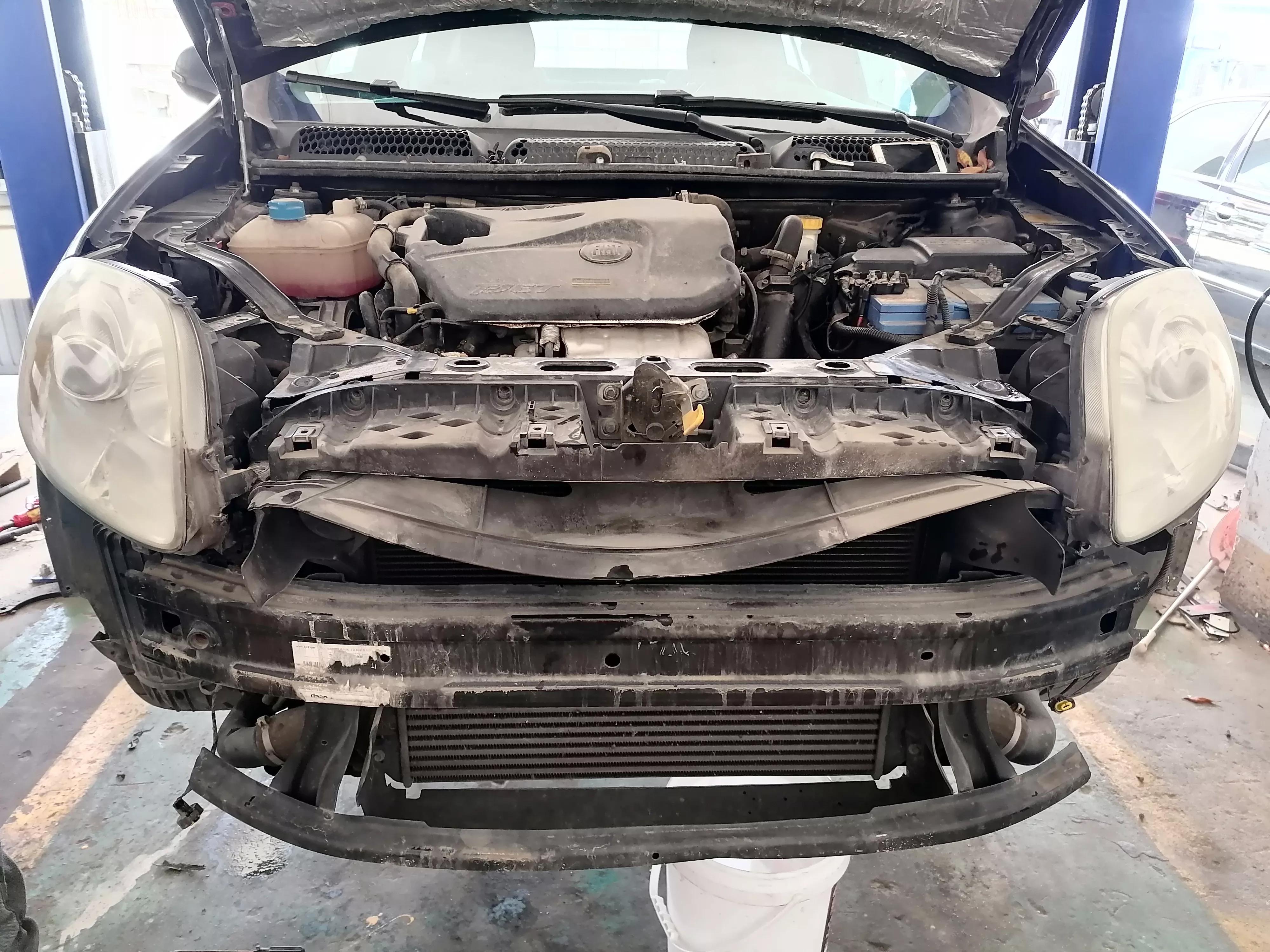 菲亚特博悦16万公里，水箱磨破漏水更换水箱