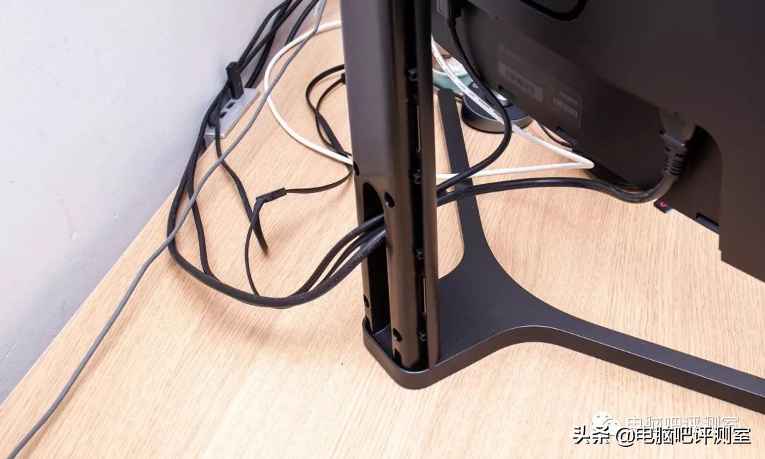 用了两年的小米34寸曲面显示器,小米34寸曲面显示器漏光严重