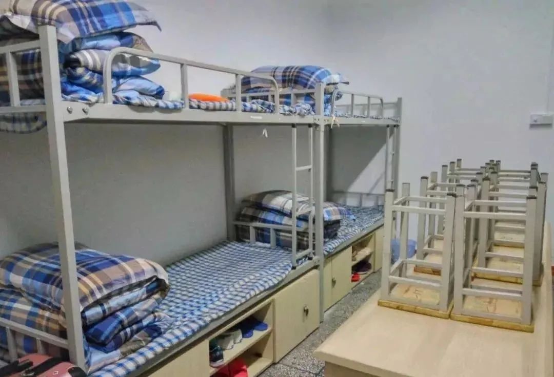 重庆环境最好的学校,重庆哪所学校宿舍和伙食最好