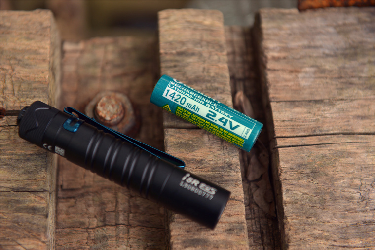 olight傲雷baldrs小型强光战术手电,我就是与众不同女声完整版