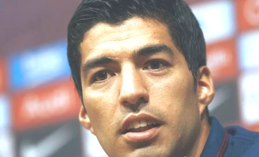 孩子睡觉张口呼吸上嘴唇翘,宝宝张嘴呼吸上嘴唇翘