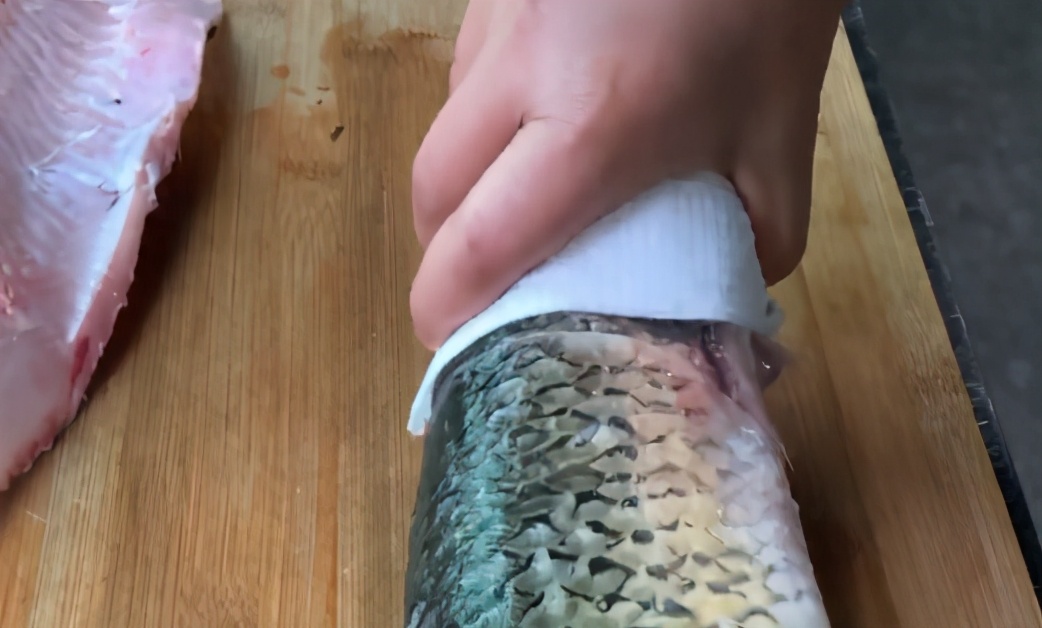 全网最详细草鱼去骨去刺教程,草鱼去刺后有几种做法