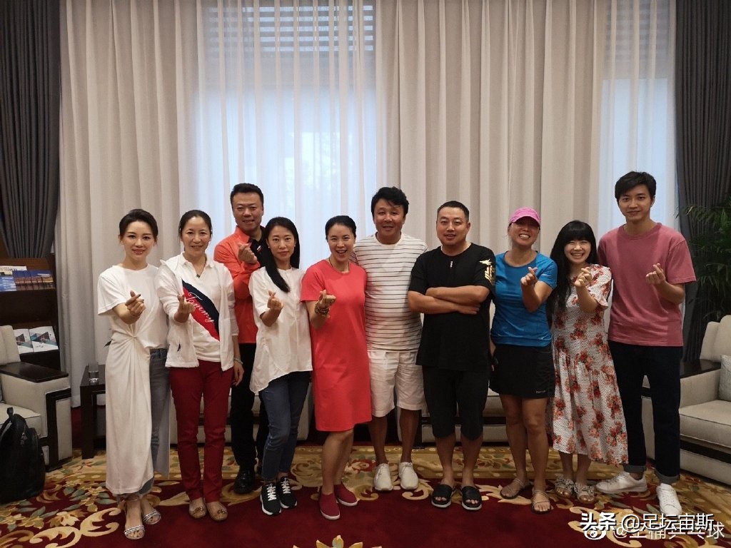 国乒冠军王楠近况,王楠夫妇捐款