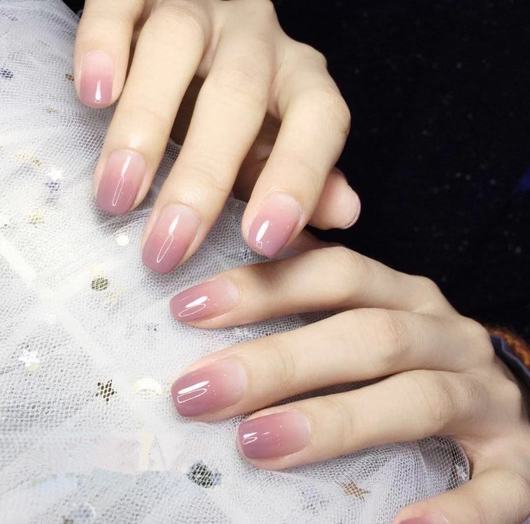 粉嫩渐变果冻唇,无美颜无滤镜的果冻甲