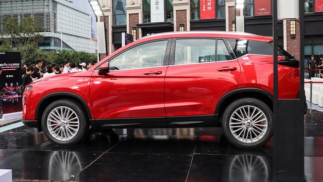 外观大气时尚的海马8S,座椅舒适,内饰精致,值得你拥有