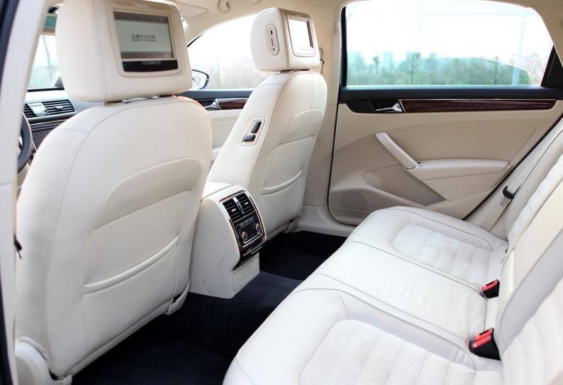 大众帕萨特1.8t最高配内饰,大众帕萨特330星空次顶配内饰