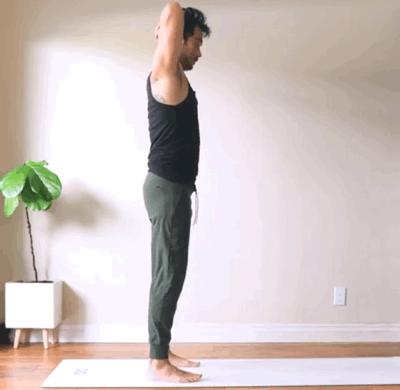 瑜伽站立前屈如何轻松往后跳,瑜伽站立前屈如何纠正弓背