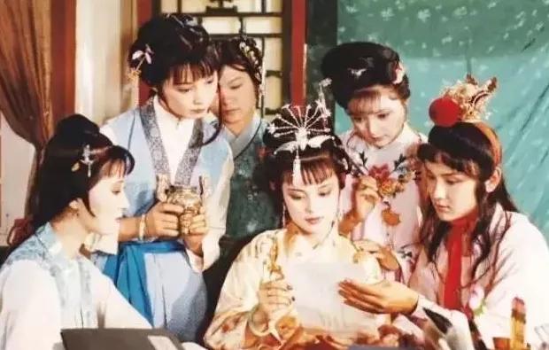 周汝昌创作的红楼梦有关的诗词,红楼梦十首最经典的诗词