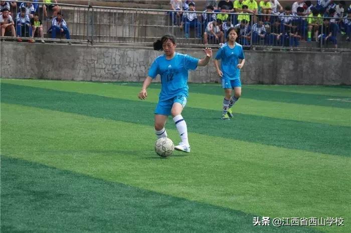 女足厉害了,学校女足足球比赛