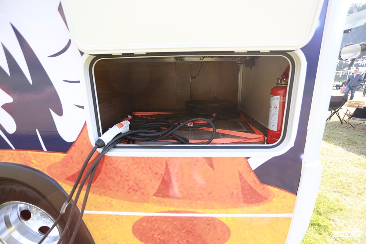 平头轻卡c型房车跃进,详解上汽跃进H500轻卡房车