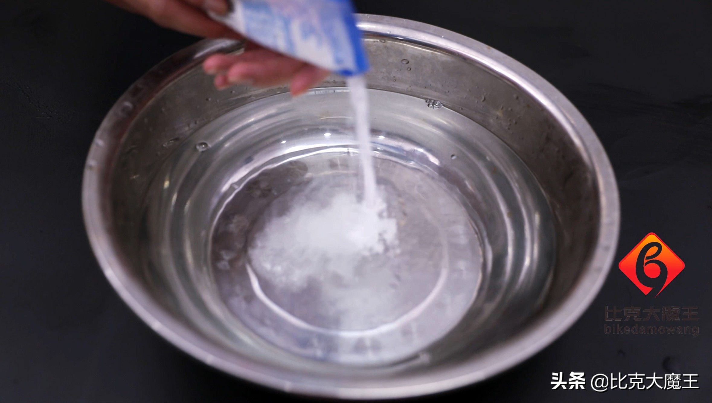 厨房小篮子怎么清洁,菜篮子脏了用啤酒能洗掉吗