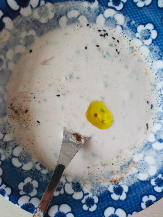 武汉面窝怎样炸不粘勺,面窝不粘勺方法