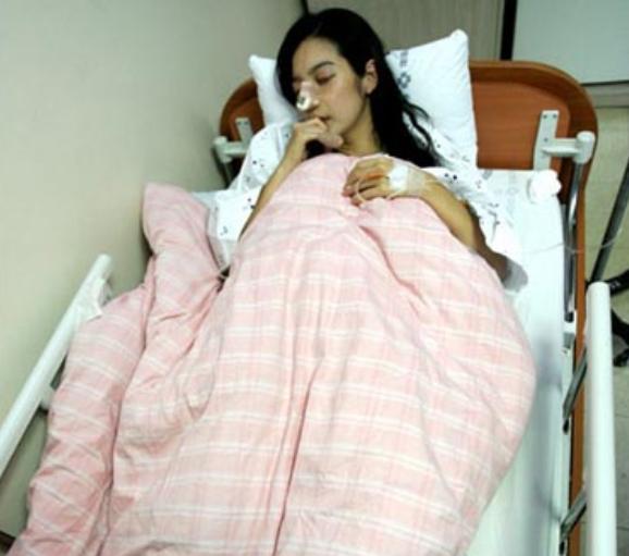 女星自曝婚后一年遭家暴,21岁知名女星遭家暴