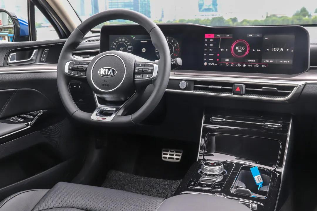 起亚k5凯酷对比雪佛兰迈锐宝xl,全新起亚k5凯酷2023款1.6t