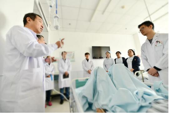 直肠癌晚期手术病例,直肠癌晚期多发性肠梗阻