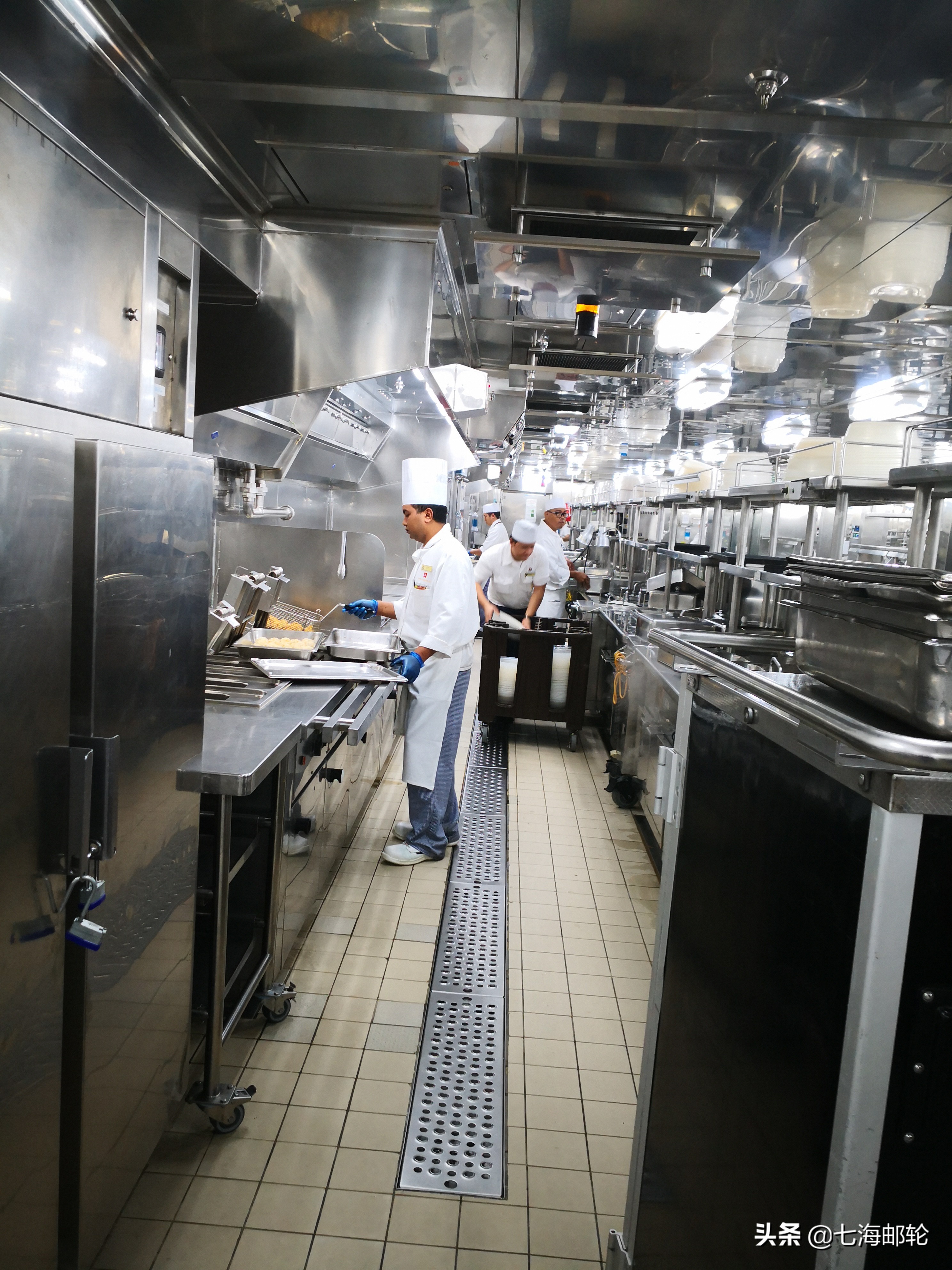 喜欢邮轮的人都要体验一次的英式服务