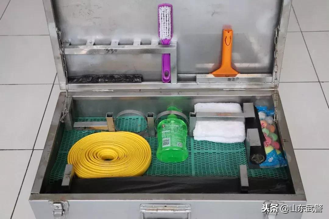 兵哥哥收纳衣服的整理箱,上班族家庭收纳小妙招