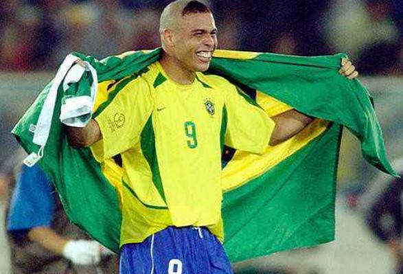 来自贫民窟的天才！球坛退役后体重飞涨达200斤，成商人身价6亿