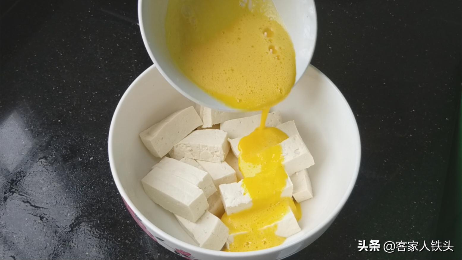 豆腐这样做上桌就抢光味道棒极了,豆腐这么做简直是人间美味