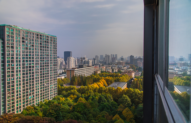 楼房一般不能超过多少层,高层建筑买几层楼最好