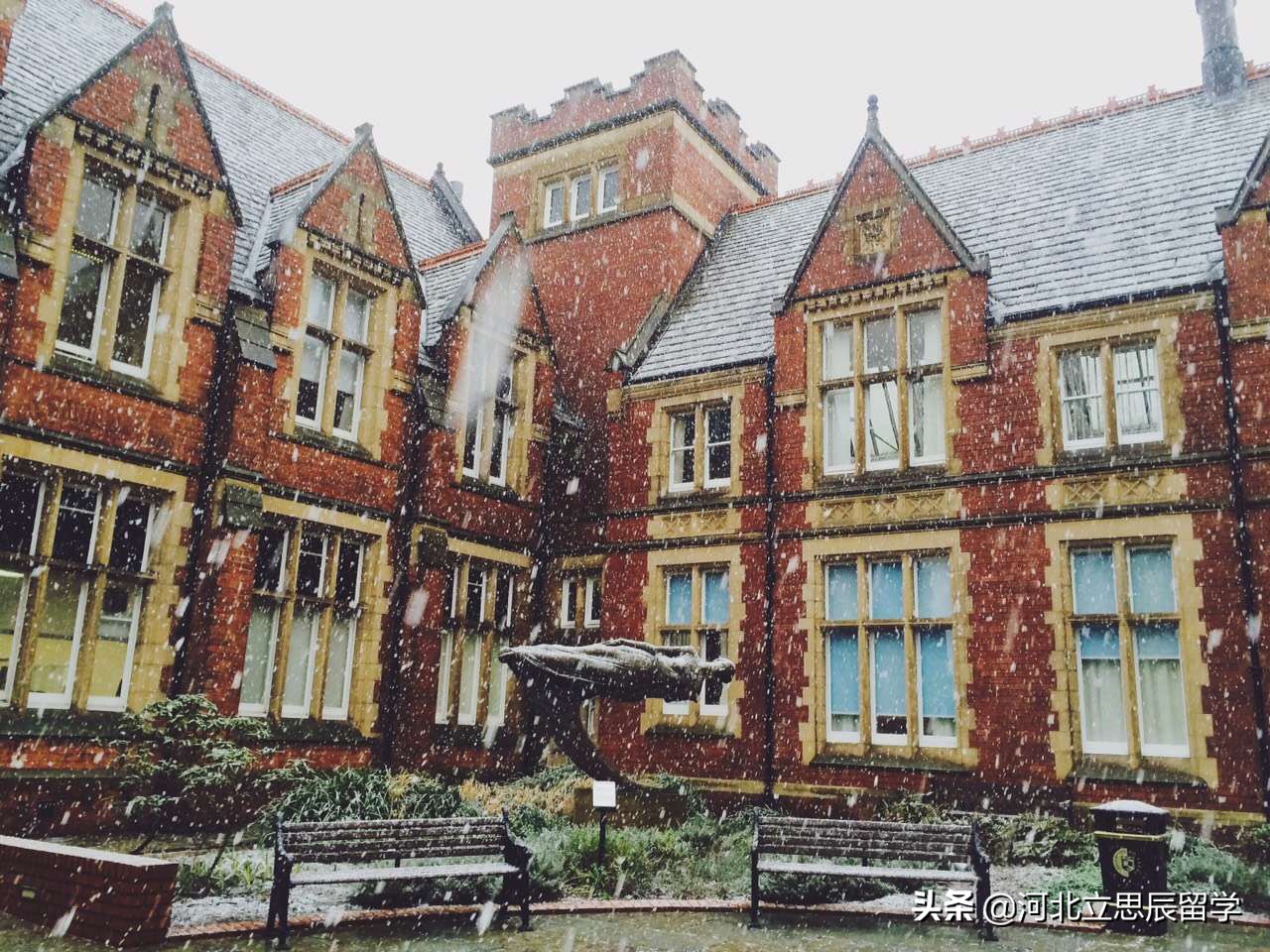 英国戏剧表演留学最好的学校,英国戏剧专业留学学费