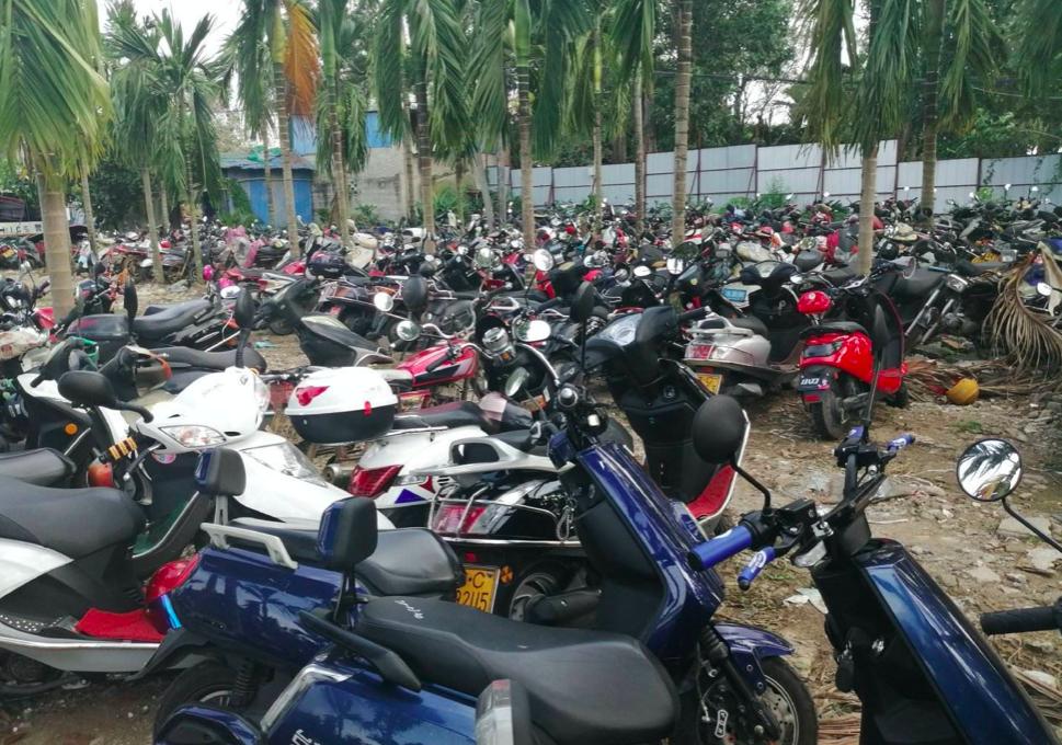 为什么街头有那么多电动车店，卖一辆电动车，能赚多少？