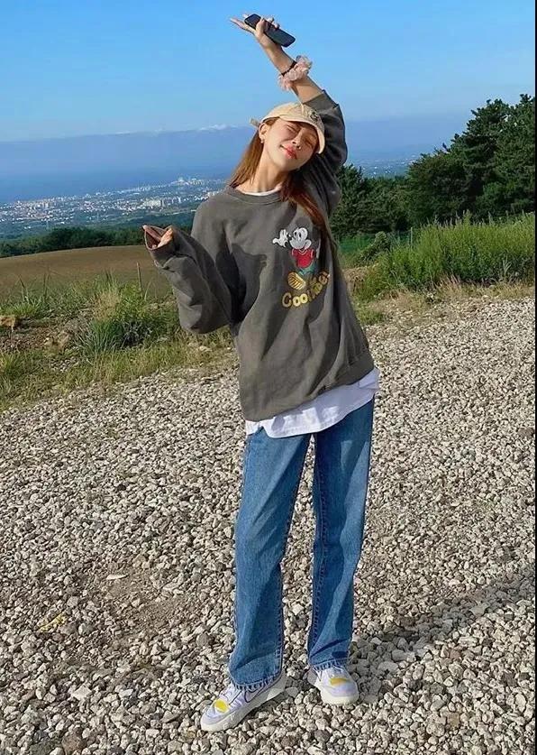 入秋一定要穿的高颜值卫衣安踏,卫衣是穿宽松好看还是修身好看