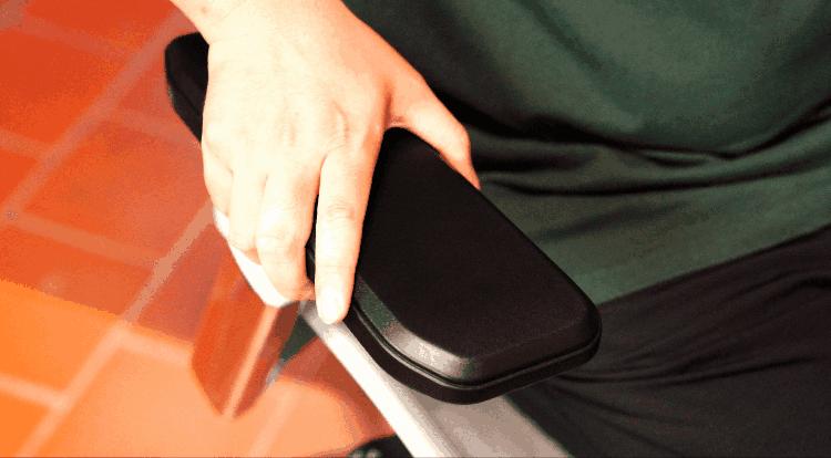 人体工学椅怎么选？不选贵的，只选对的：达宝利摩登Modern评测