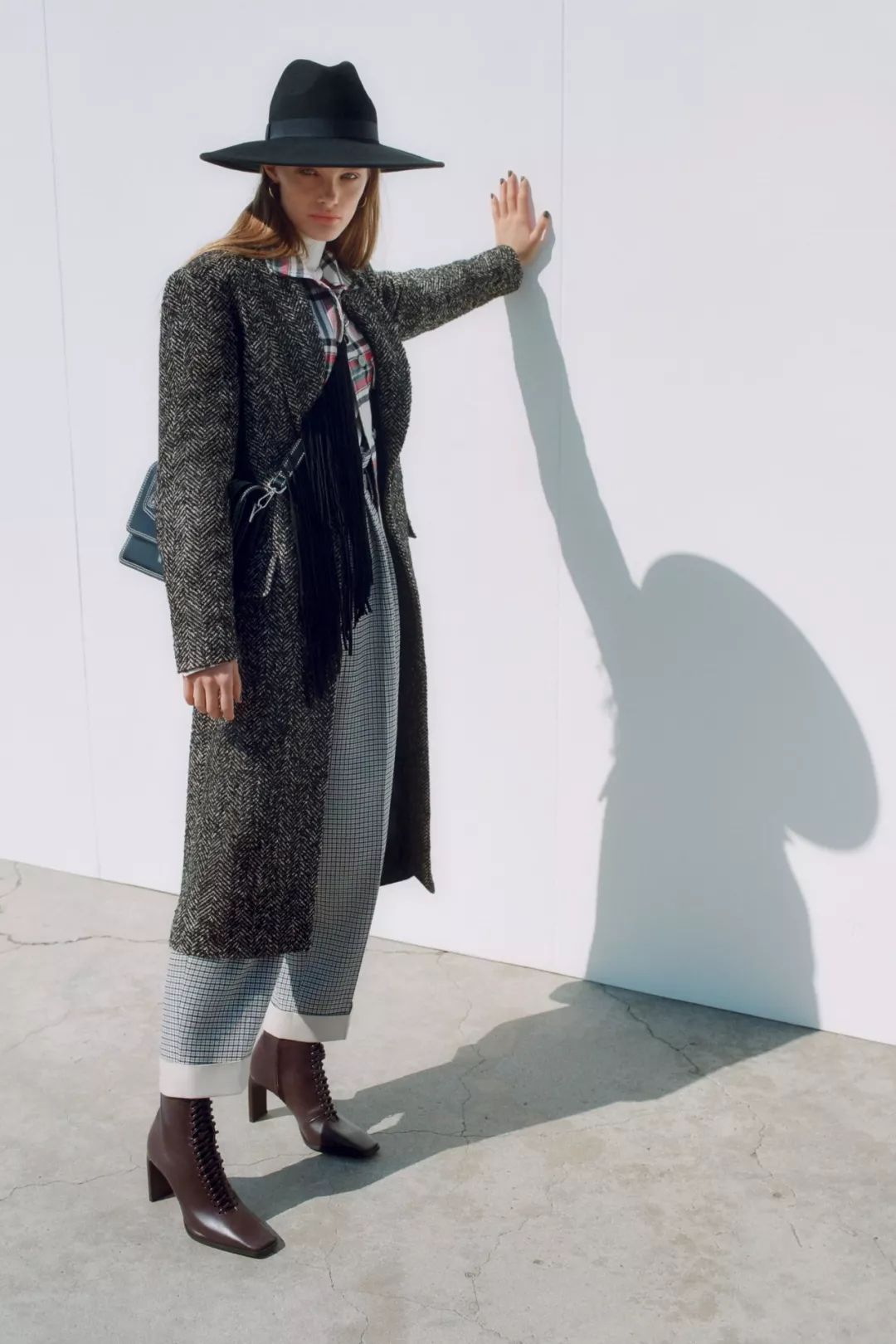 去年特别火的鞋,绑带鞋搭配图片选择这样穿更潮流