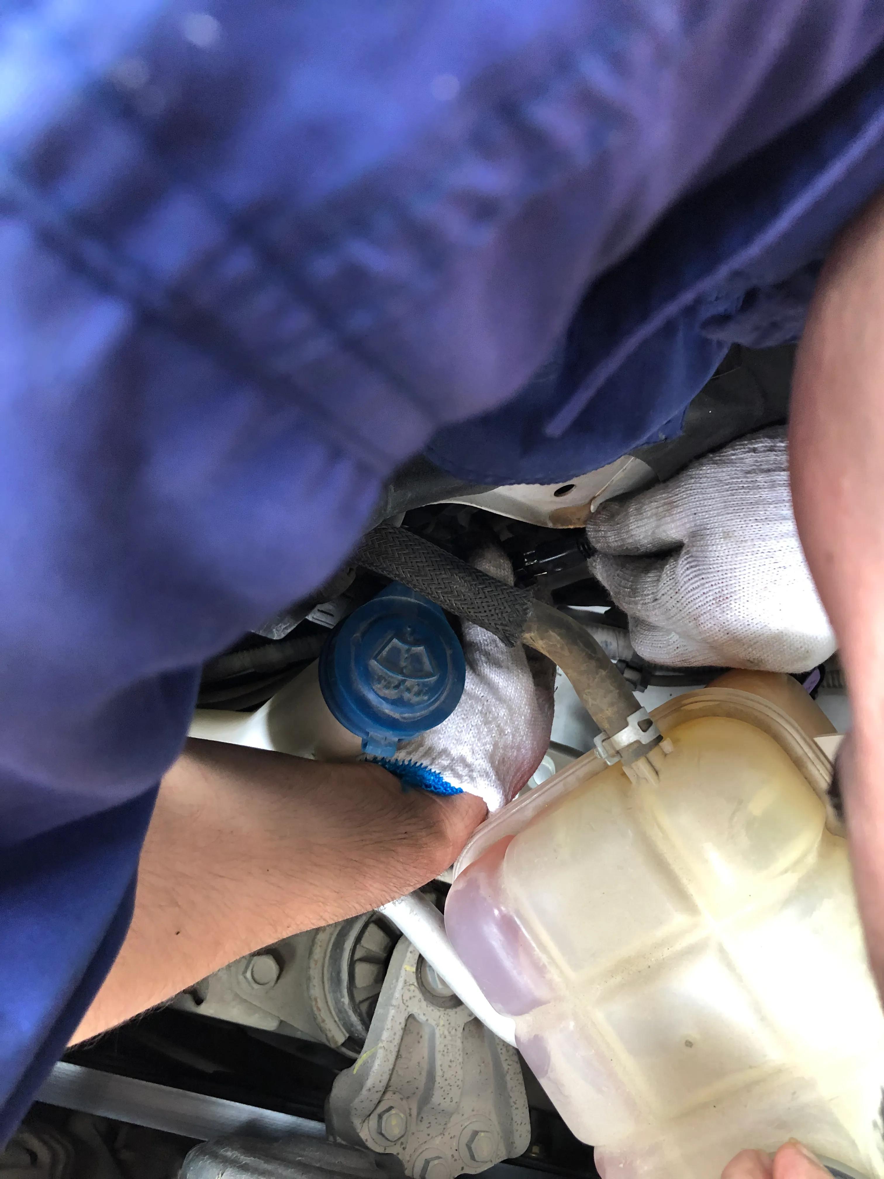 16款cs75近光灯怎么调高度,cs75近光灯换led灯教程