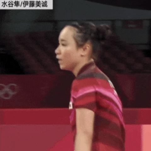 陈梦回应黄晓明接风菜,陈梦主动招呼伊藤美诚来合影