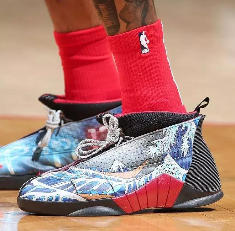 NBA球员今日上脚：欧文5又出新配色，奇才小将AJ15很惊艳！