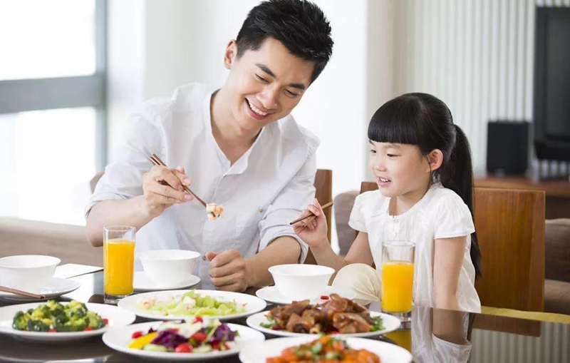 怎样与高三孩子沟通高考成绩,孩子高考即将高考家长该如何做