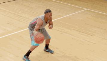 新手女生打篮球快速学会,新手如何快速学会打篮球过人